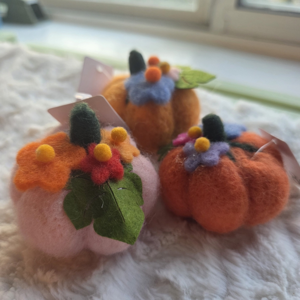 180° Colorful Felt Pumpkin Decorations